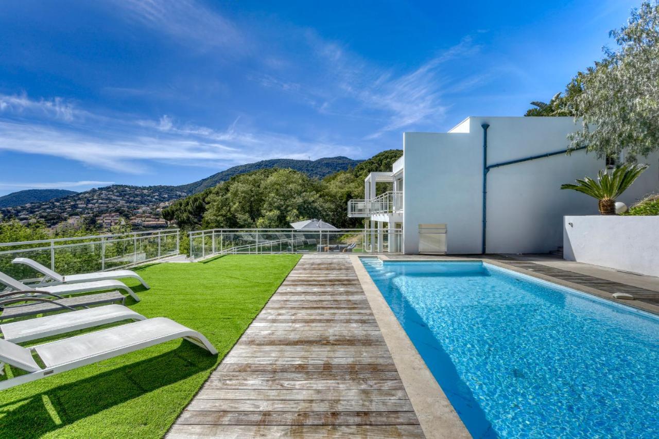 Beautiful Contemporary Villa With Sea View, Heated Swimming Pool, Near Saint Tropez Cavalaire-sur-Mer Exterior photo